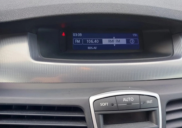 Renault Laguna cena 29800 przebieg: 132154, rok produkcji 2012 z Drezdenko małe 466